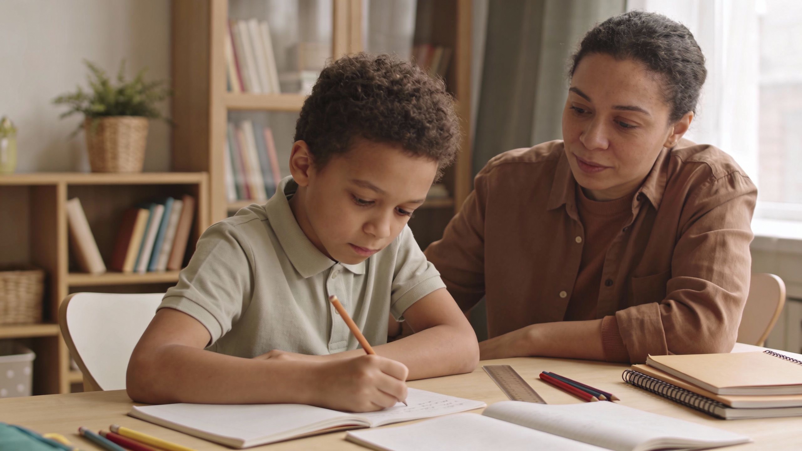 Accompagner les devoirs à la maison sans stress